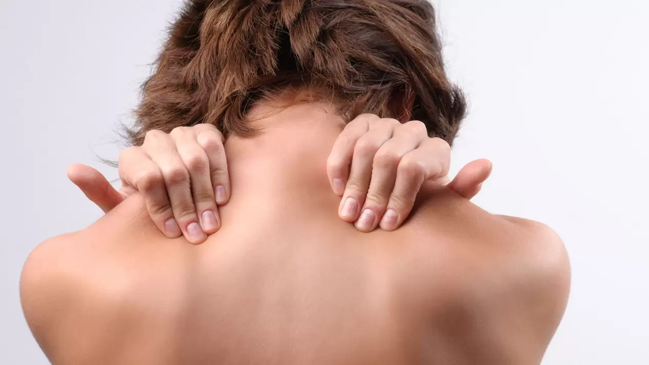 πόνος στην πλάτη με αυχενική οστεοχονδρωσία